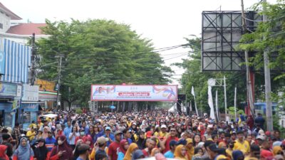 31 Ribu Warga Tumpah Ruah di Losari, Semarak Jalan Santai Warnai HUT Kota Makassar ke 418 dan Hut Korpri