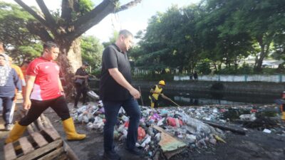 Libatkan Semua SKPD Pemkot, DLH Makassar Gelar Jumat Bersih di Kanal Pasar Terong
