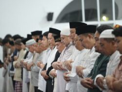 Malam Pertama Tarawih, Munafri Pimpin Safari Ramadan di Masjid Agung 45, Serukan Persatuan dan Solidaritas Sosial