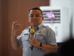 Becak Kosong di Ujung Senja : Ikhtiar, Takdir, dan Kesunyian yang Mengajarkan Syukur
