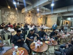 Penuh Kebersamaan, IKA Unhas Gelar Bakti Sosial dan Buka Puasa Bersama 100 Wartawan