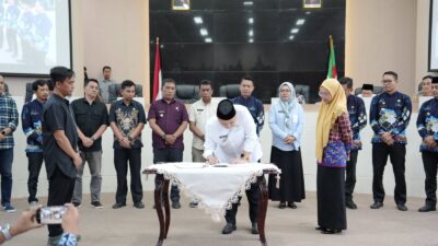 Camat Se-Makassar Teken Komitmen Basmi Sampah, Terapkan Sanitary Landfill di TPA Antang