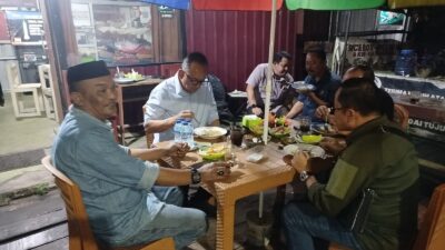 Ngobrol Santai di Kedai Tujuh Belas, Kajati Sulsel Tegaskan Komitmen Berantas Korupsi, Semua Perkara Dipastikan Dituntaskan
