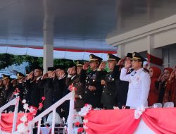 Dihadiri Forkompimda, Upacara Penurunan Bendera HUT RI 17 Agustus Berlangsung Khidmat di Lapangan Gasis Soppeng