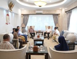 Temui Wali Kota Makassar, Pihak Pertamina Sebut Stok BBM Aman, dan 15 SPBU Mulai Landai